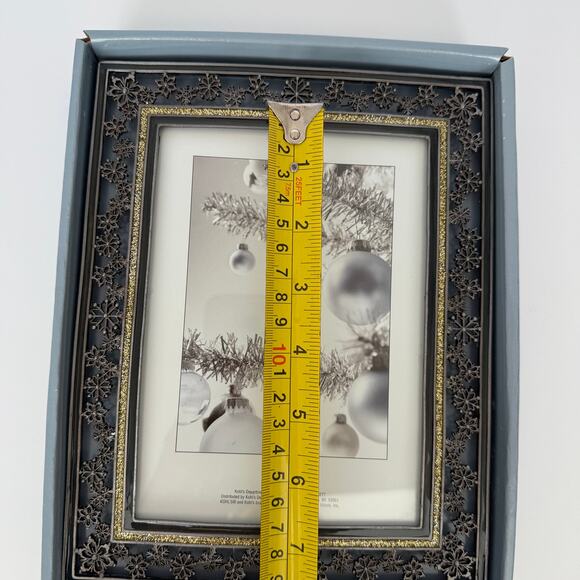 NIB Enameled Metal Christmas/Winter/Holiday Photo Frame Snowflakes Sparkle - Picture 7 of 7